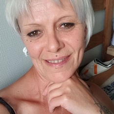 Lendsay (59 jaar  ) uit Zuid-Holland