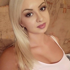 Softi (23 jaar  ) uit Noord-Holland