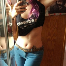 Striptease_Nicky (25 jaar  ) uit West-vlaanderen