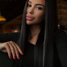 Endrien (18 jaar  ) uit Noord-Holland