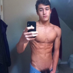 BeBernard (30 jaar  ) uit Luxemburg