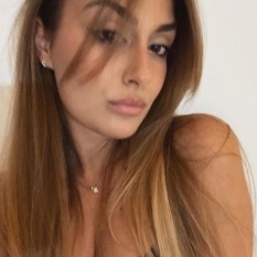 Danicaa (24 jaar  ) uit Zuid-Holland