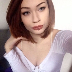 Brianne (23 jaar  ) uit Oost-vlaanderen