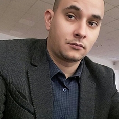 Alexxi (34 jaar  ) uit Groningen